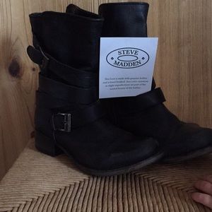 CLOSET CLEAROUT!!! Steve Madden boots size 9.
